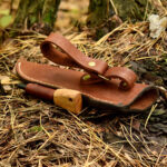 Pochwa skórzana BPS Knives na nóż SH06 Brązowa uniwersalna z krzesiwem - obrazek 3