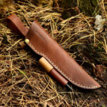 Pochwa skórzana BPS Knives na nóż SH06 Brązowa uniwersalna z krzesiwem - obrazek 4