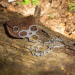 Uchwyt Na Trójnóg Kempingowy/ Bushcraftowy BPS Knives Camping Tripod Board z Łańcuchem i Skórzanym Etui - obrazek 3